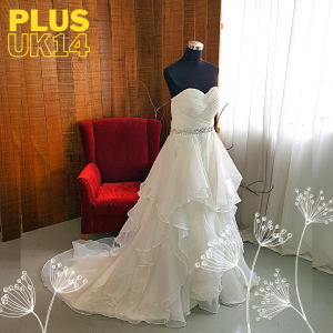 401WL004 UK14 Plus Size MR Princess Ruffles a RM650 Wedding Gown Rental Malaysia Kuala Lumpur Petaling Jaya Custom Make
