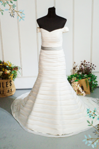 401W013 HH Off shoulder Tiered a