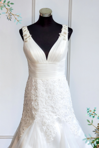 610CCW03 V neck Trumpet pleated bust V back Mermaid Wedding Gown rental Kuala Lumpur Sexy