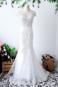 711LLW01 Celine illusion off shoulder guipure trumpet bride wedding dress Malaysia rental designer