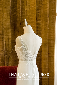 909BY05W01 Clara V neck chantilly lace sheath crepe minimalist chiffon Bride Wedding Dress Designer Premium White Rental Kuala Lumpur