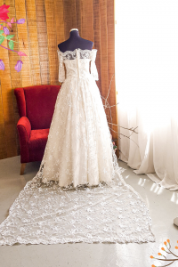 401W009 Pronovias 3 quarter sleeves lace train Plus Size Bride Gown Rental Malaysia, 