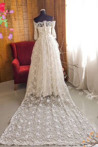 401W009 Pronovias 3 quarter sleeves lace train b Plus Size Bride Gown Rental Malaysia