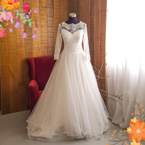 412WL02 Plus CS Long Sleeves Lace a Plus Size Bride Malaysia Dress Rental