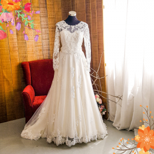 508WL02 Plus TY WL Boat Neck Illusion Neckline A line Lace Plus Size Bride Gown Rental Malaysia