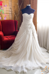 603LLWL01 LL Plus Sweet Heart Organza Pleated A line Nur a Plus size Bride Event Reception Dinner Dress rental Malaysia