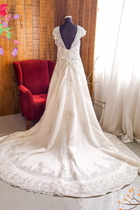 605XJWL02 XJ Plus Cap Sleeves Sweet Heart A Line Silver Alencon Lace b Plus Size Wedding Dress Malaysia