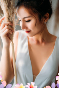 812BY02W04 Varyssa V neck Illusion back satin sheath 4 Crepe Wedding Dress Rental Kuala Lumpur, ROM wedding gown Kuala Lumpur, 