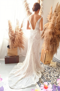 906BY04W02 Darina Deep V trumpet Baroque 17 Mermaid wedding dress,French Lace wedding Dress rental Malaysia, Long Sleeves Wedding Dress Rental Malaysia, Wedding Gown Designer Malaysia, Malay Wedding Dress Malaysia, 