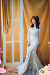 211BY10W03 Isabelle LS Sheath Crepe Scallop top e Pengantin Malaysia Baju Sewa, French Lace wedding Dress rental Malaysia, 