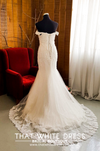 76LLW01 LL Mien Off shoulder Trumpet (4) Bride Wedding Gown Premium Designer Malaysia rental