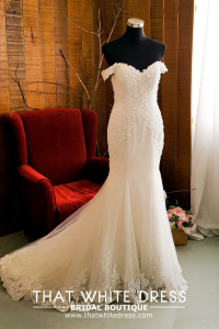 76LLW01 LL Mien Off shoulder Trumpet Bride Wedding Dress Designer Premium White Rental Kuala Lumpur